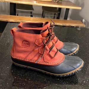 Sorel Red Waterproof Rain Bootie Sz 8